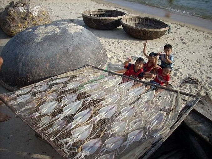 Drying fish