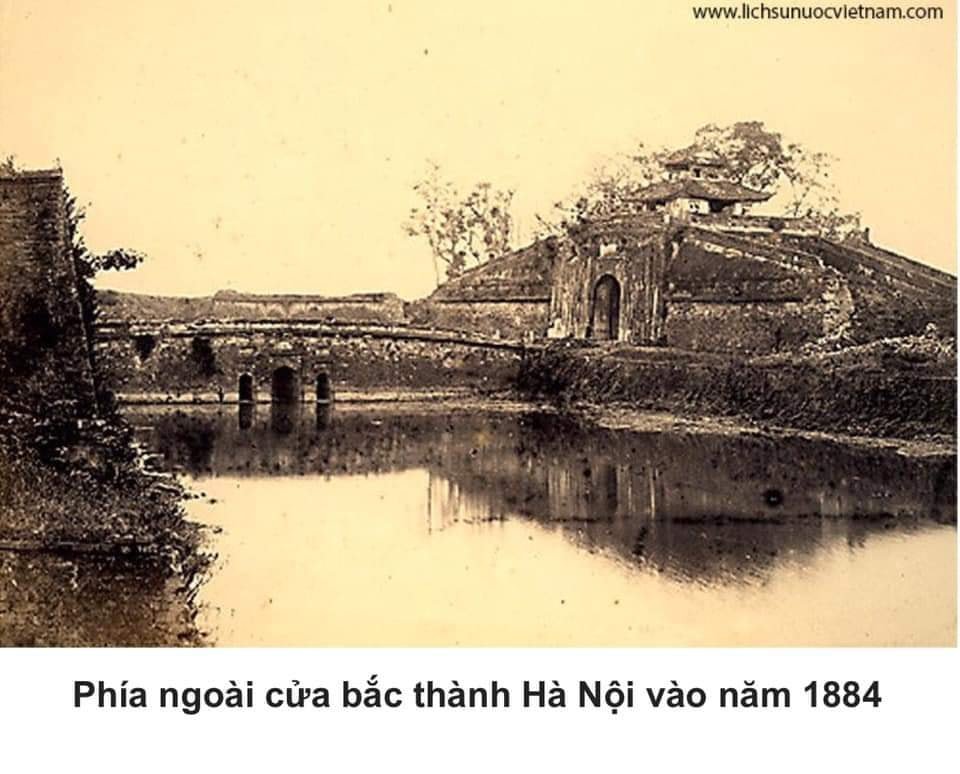 The northern gate of Hanoi citadel in 1884