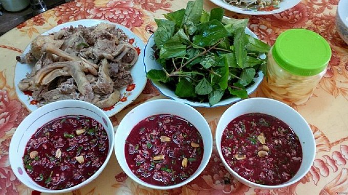 Tiet Canh (Blood pudding)