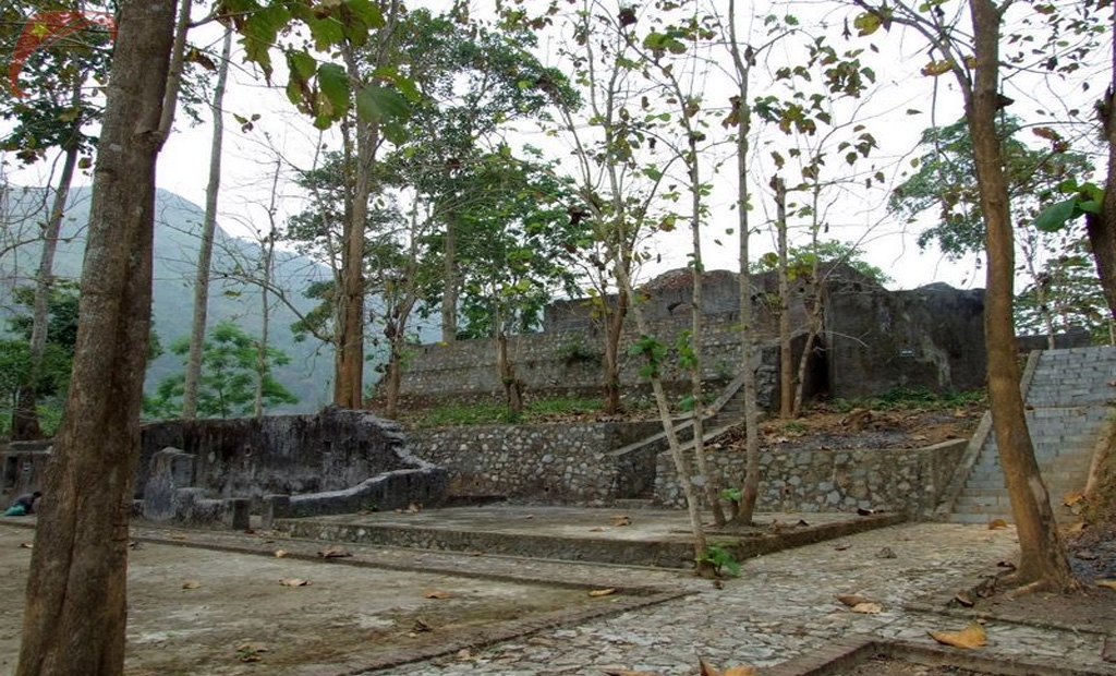 Bac Me prison camp