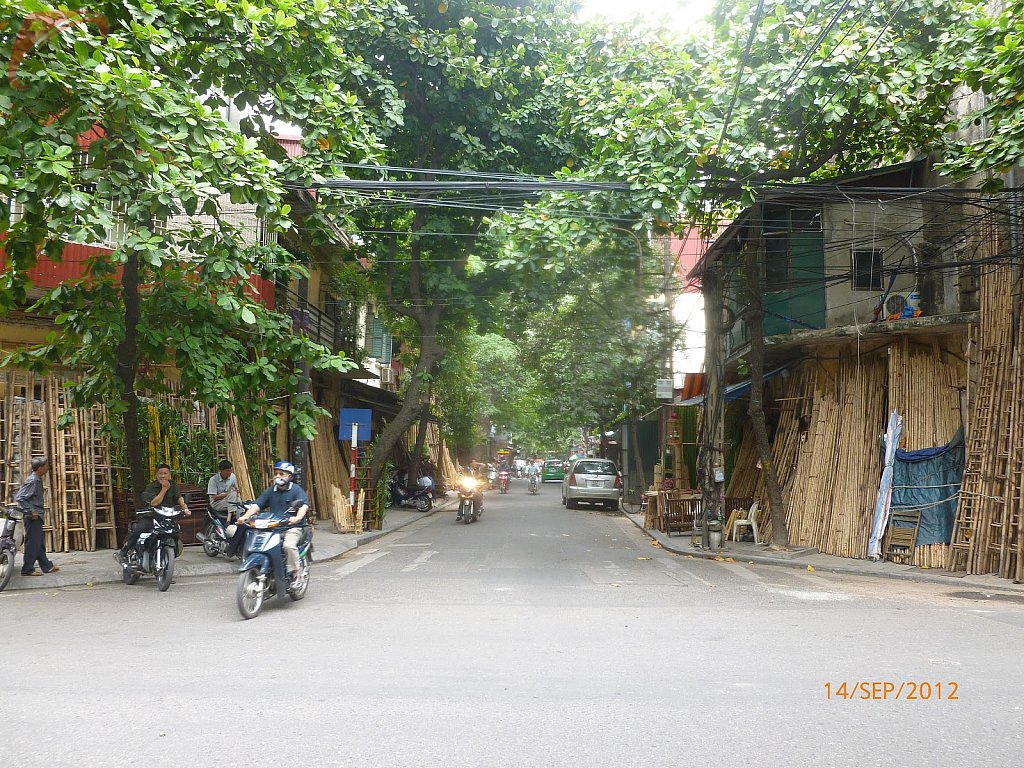 Bamboo street (Pho Hang Tre)