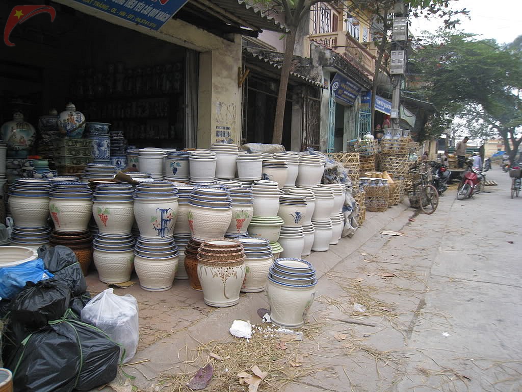 Bat Trang pottery village