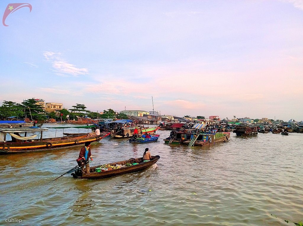 Cai Rang floating market