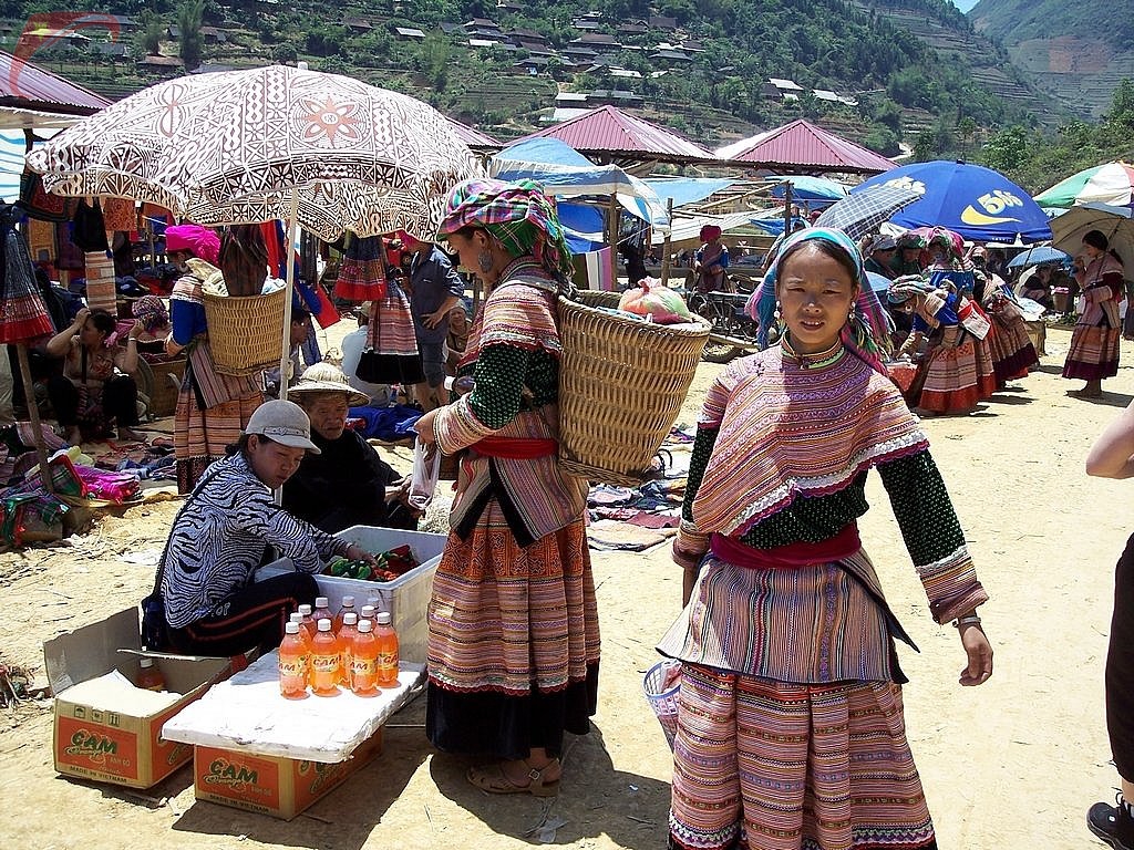 Cao Son market