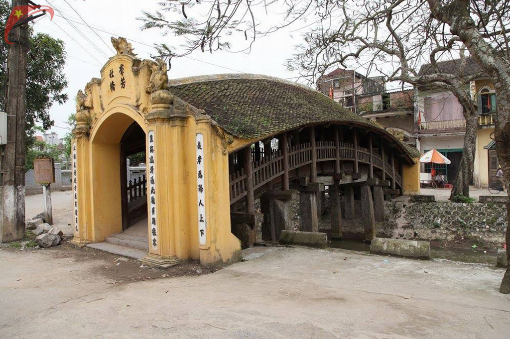 Cho Luong covered bridge