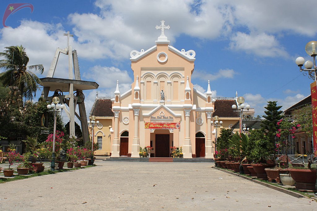 Chanh Toa cathedral