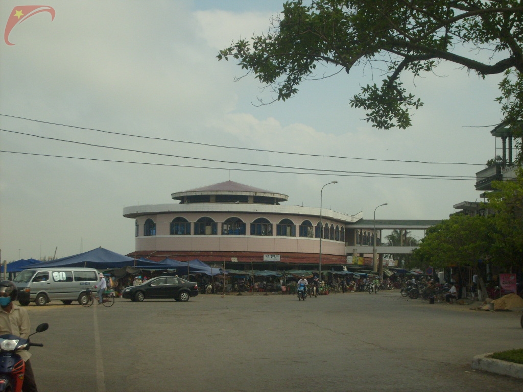 Dong Hoi market