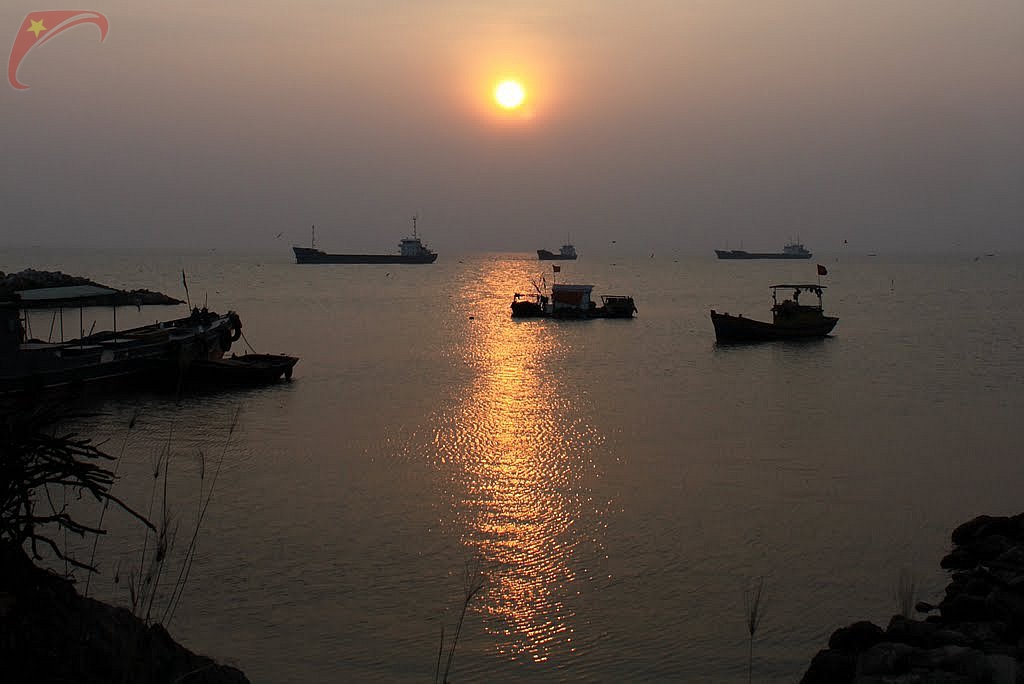 Sunset in Hai Phong sea