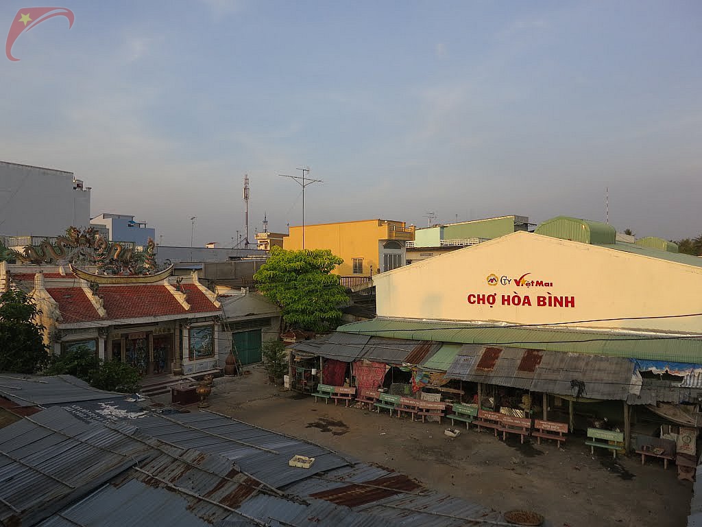 Hoa Binh market