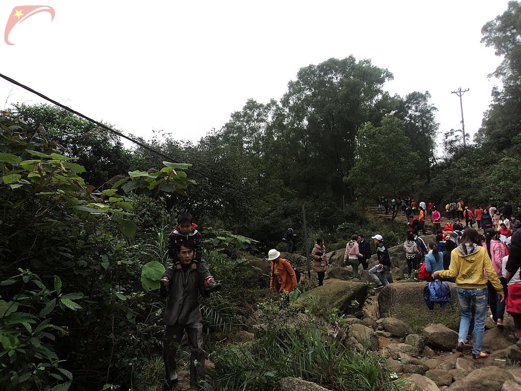 Huong pagoda in Can Loc district