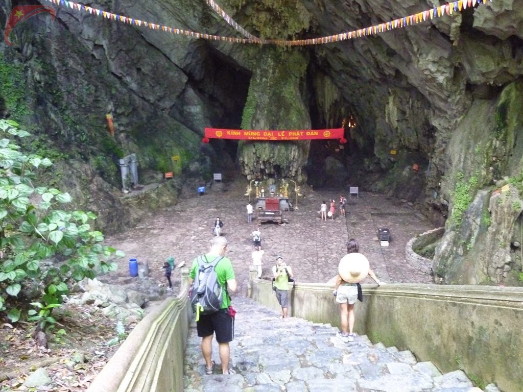 Huong Tich grotto