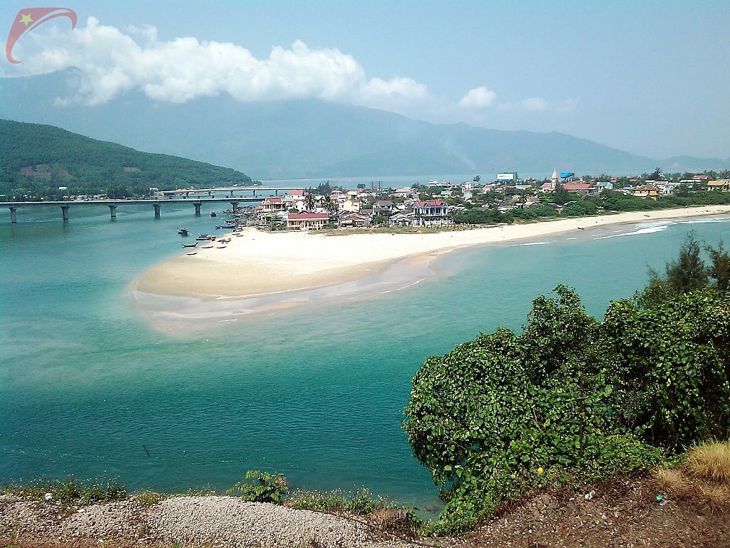 Lang Co beach