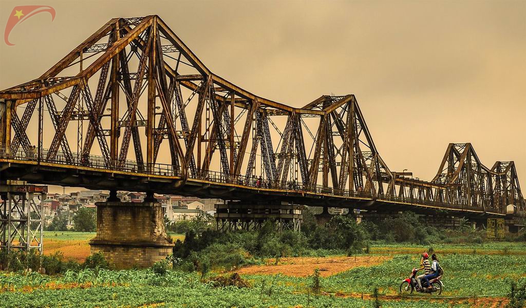Long Bien bridge