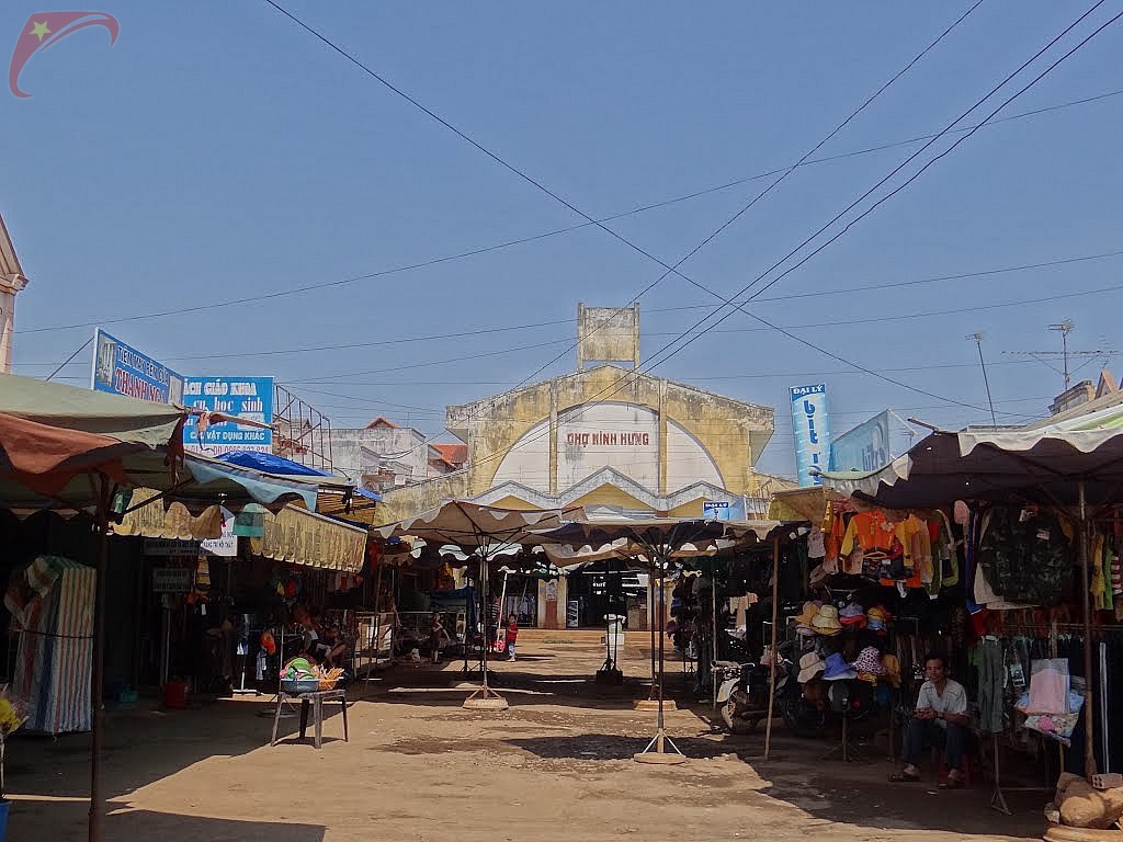 Minh Hung market