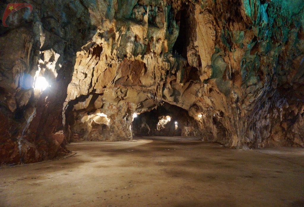 Mo Luong soldier cave