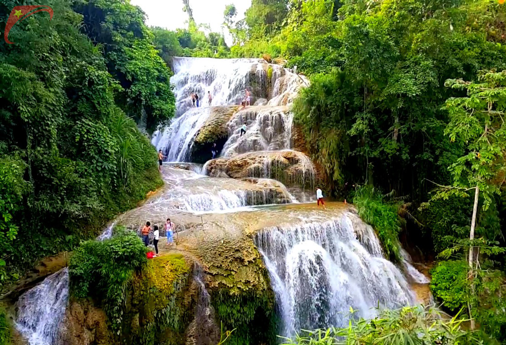 Mu waterfall in Hoa Binh