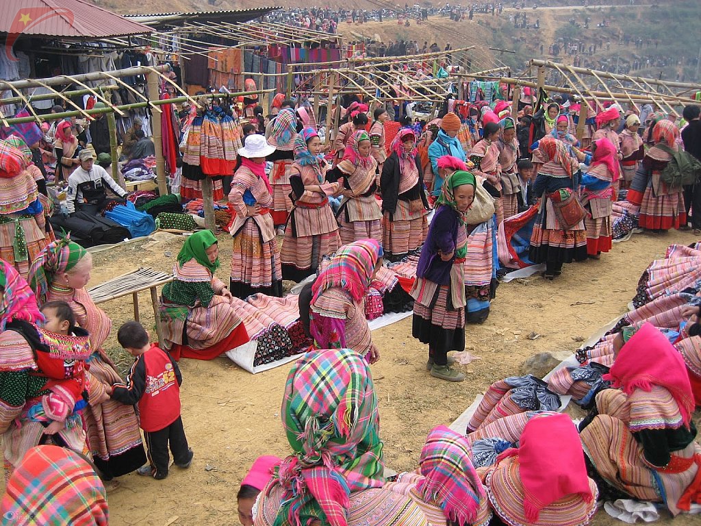 Muong Khuong market