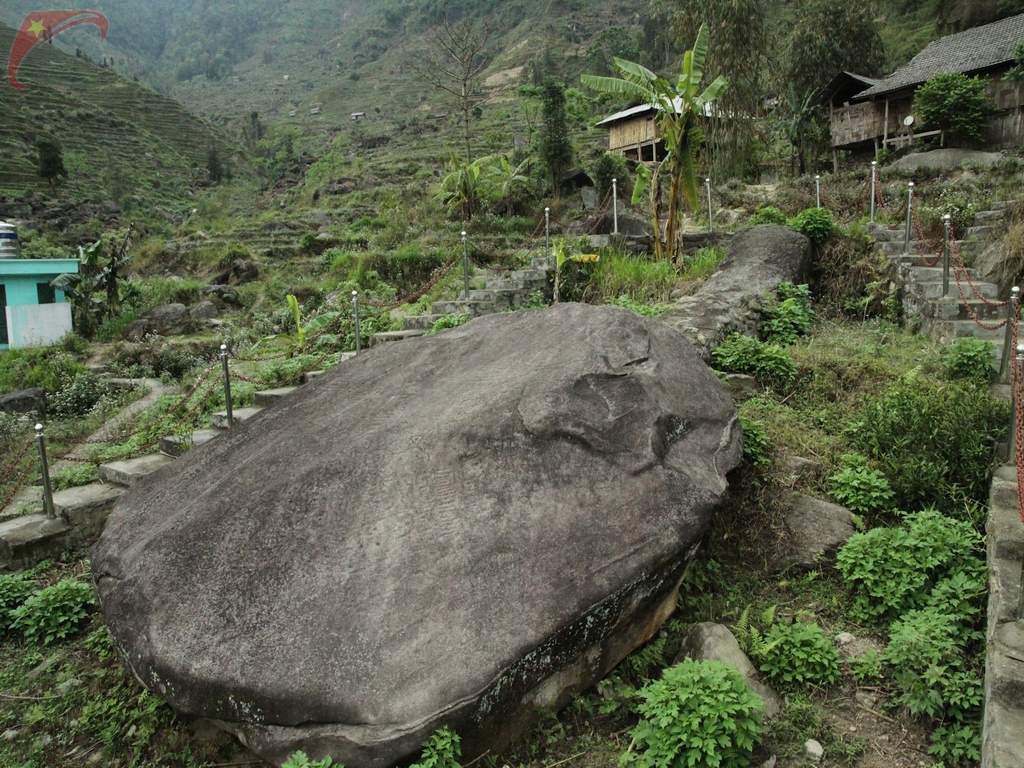 Nam Dan ancient rock field