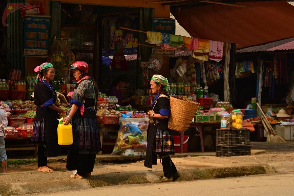 Nghia Lo market