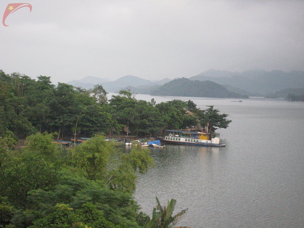 Nui Coc lake