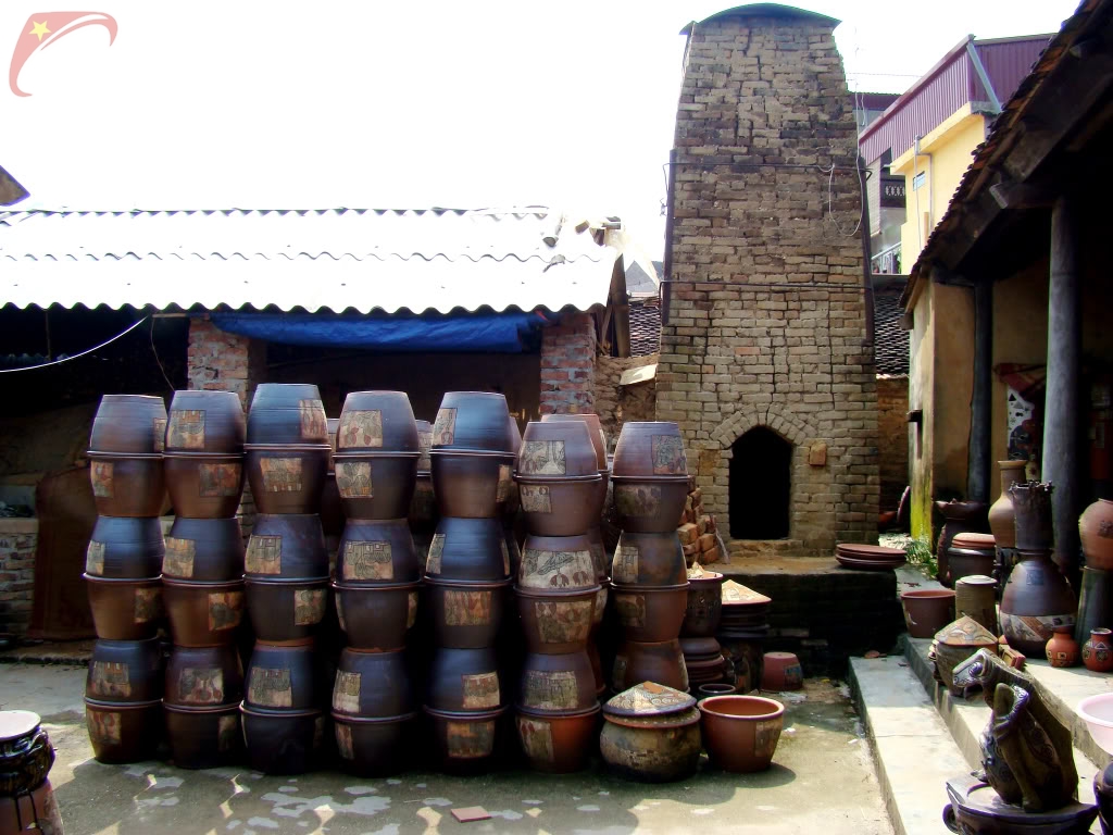 Phu Lang ceramic village