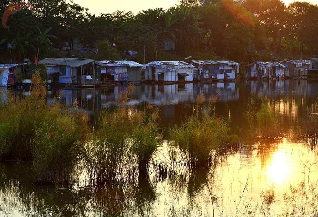 Poor village by Red river