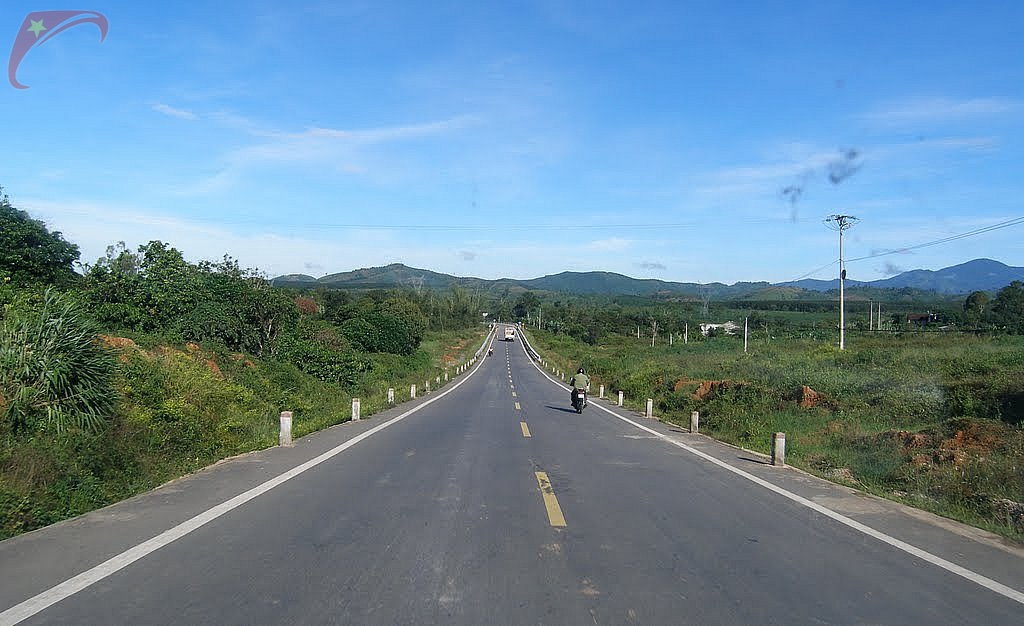 Road to Dakto district