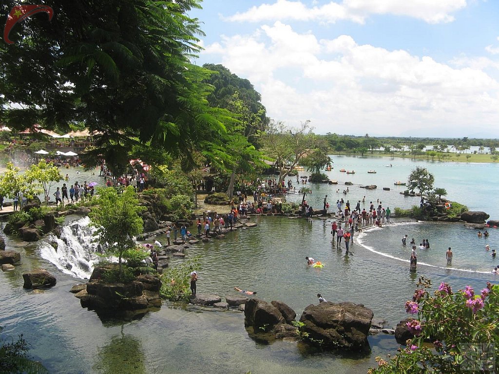 Suoi Mo lake in Dong Nai