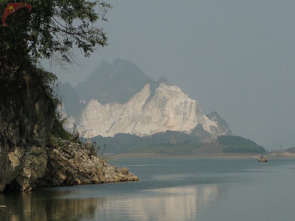 Thac Ba lake