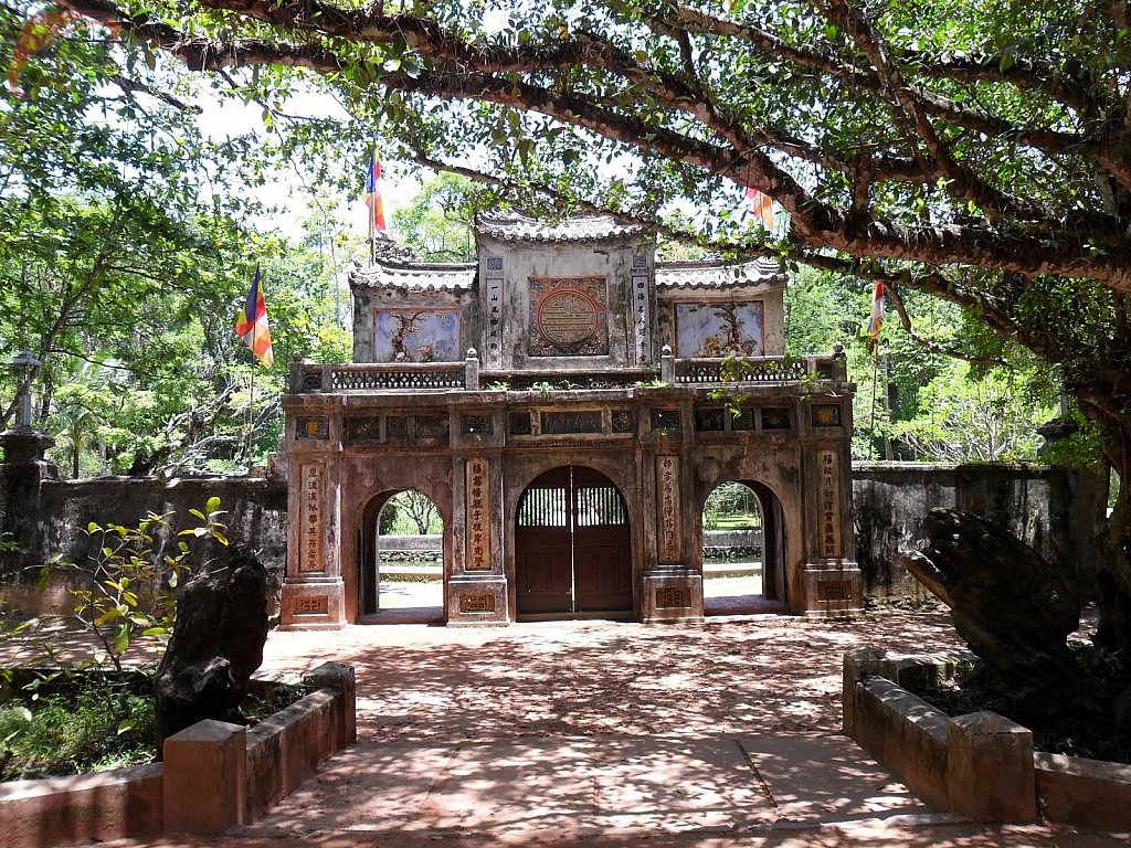 Tu Hieu pagoda